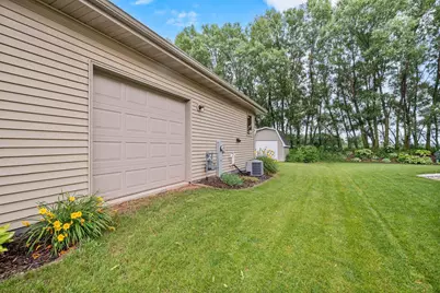 290 Royal St Pats Drive, Wrightstown, WI 54180 - Photo 20