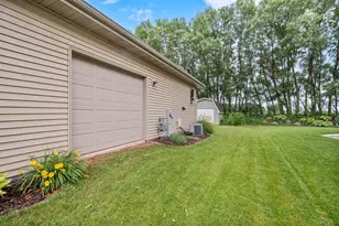 290 Royal Saint Pats Dr, Wrightstown, WI 54180 - Photo 20