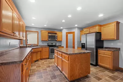 290 Royal St Pats Drive, Wrightstown, WI 54180 - Photo 6