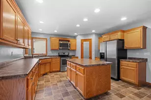 290 Royal Saint Pats Dr, Wrightstown, WI 54180 - Photo 6