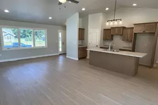 1970 Penny Ln, New London, WI 54961 - Photo 6
