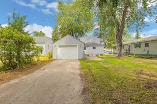 2305 17th Ave, Menominee, MI 49858 - Photo 18