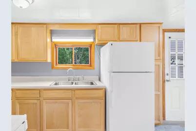 2305 17th Avenue, Menominee, MI 49858 - Photo 8