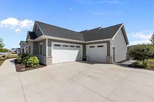 3001 W Old Oak Dr, Appleton, WI 54913 - Photo 4