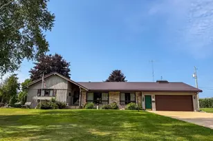 331 Orchard Cir, Gillett, WI 54124 - Photo 1