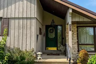 331 Orchard Cir, Gillett, WI 54124 - Photo 2