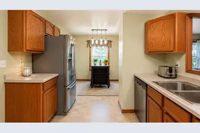 3720 Purple Crest Court, Oshkosh, WI 54901 - Photo 6