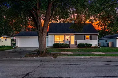 1099 Kenwood Street, Green Bay, WI 54304 - Photo 2