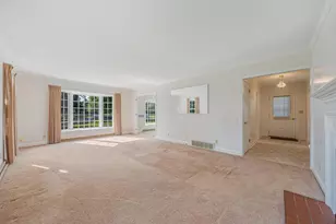 5116 Violet Ln, Oshkosh, WI 54904 - Photo 4