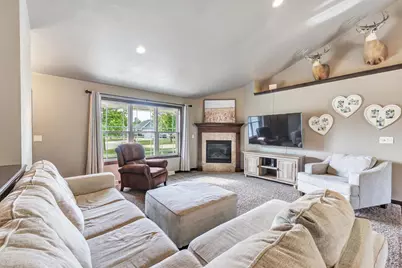 2458 Prairie Wind Court, Green Bay, WI 54303 - Photo 4