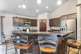 2458 Prairie Wind Ct, Green Bay, WI 54303 - Photo 8
