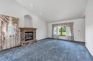 956 Yurek Rd, Pulaski, WI 54162 - Photo 6