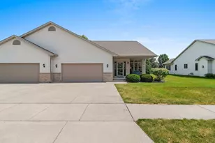 4716 N Fallview Ln, Appleton, WI 54913 - Photo 2