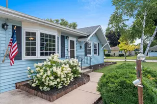 1919 Winchester Ave, Oshkosh, WI 54901 - Photo 2