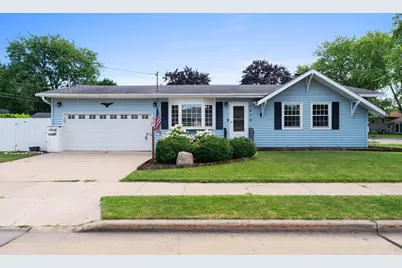 1919 Winchester Avenue, Oshkosh, WI 54901 - Photo 1