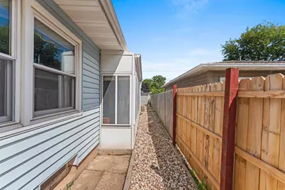 1919 Winchester Avenue, Oshkosh, WI 54901 - Photo 6
