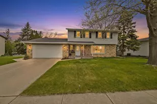 413 S Good Hope Rd, De Pere, WI 54115 - Photo 2