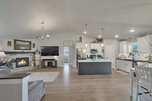 1756 Red Oak St, Green Bay, WI 54313 - Photo 8