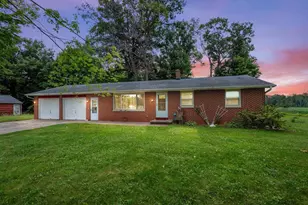 138 Elm Dr, Green Bay, WI 54313 - Photo 1