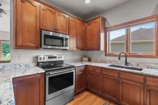 1440 Rushmore Cir, De Pere, WI 54115 - Photo 12