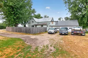 N6676 State Road 49, Weyauwega, WI 54983 - Photo 32