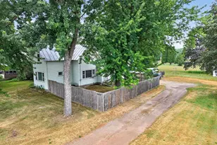 N6676 State Road 49, Weyauwega, WI 54983 - Photo 34