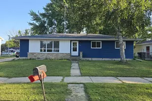 215 Center St, North Fond du Lac, WI 54937 - Photo 2