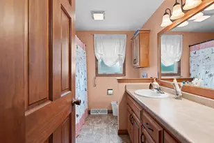 1015 Estes Dr, De Pere, WI 54114 - Photo 26