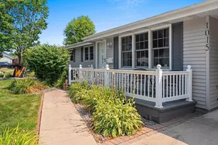 1015 Estes Dr, De Pere, WI 54114 - Photo 4
