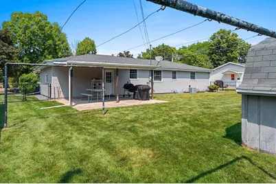 1015 Estes Drive, De Pere, WI 54114 - Photo 8