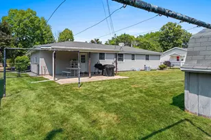 1015 Estes Dr, De Pere, WI 54114 - Photo 8