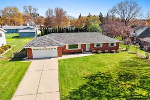 914 Rasmussen Pl, Green Bay, WI 54304 - Photo 1