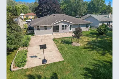2354 East River Drive, Green Bay, WI 54301 - Photo 2
