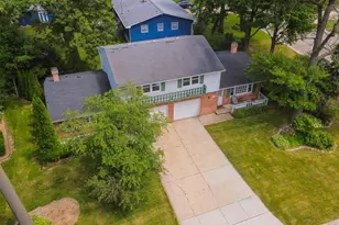 1439 Springdale Ln, Green Bay, WI 54304 - Photo 2
