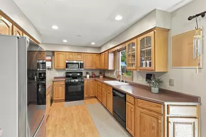 815 Eckardt Court, Oshkosh, WI 54902 - Photo 6