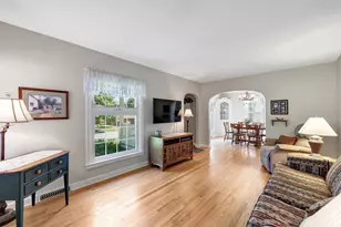 244 E Mission Rd, Green Bay, WI 54301 - Photo 6