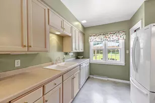244 E Mission Rd, Green Bay, WI 54301 - Photo 12