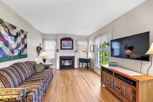244 E Mission Rd, Green Bay, WI 54301 - Photo 4