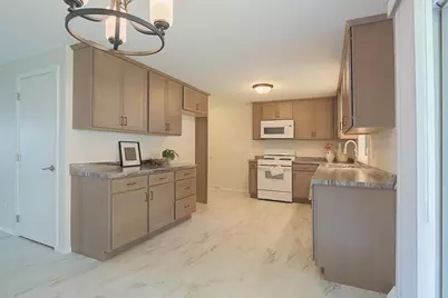 517 Kelly Jo Drive, Green Bay, WI 54303 - Photo 12