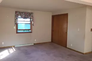 2410 Lina Ln, Green Bay, WI 54304 - Photo 12