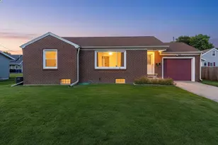 916 1st St, Kewaunee, WI 54216 - Photo 1