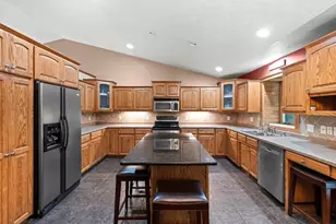 1901 Sherry Ln, Kaukauna, WI 54130 - Photo 10