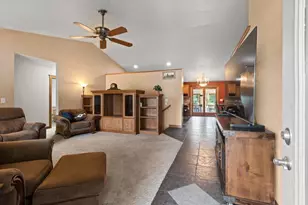 1901 Sherry Ln, Kaukauna, WI 54130 - Photo 4