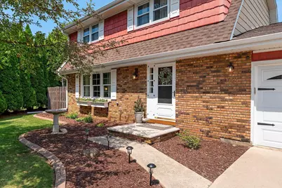 1724 Murphy Court, Green Bay, WI 54303 - Photo 2