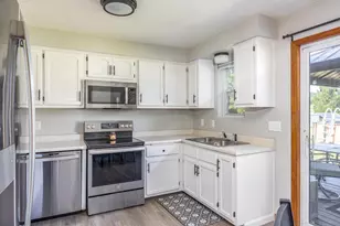 N2275 Bean City Rd, New London, WI 54961 - Photo 6