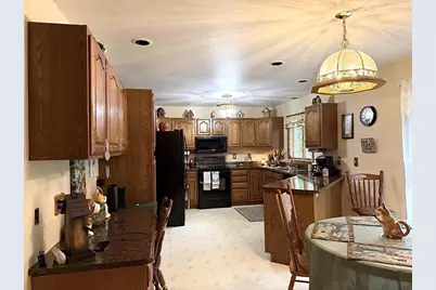 2884 Westmoor Road, Oshkosh, WI 54904 - Photo 10