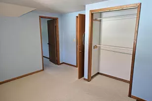 806 W 8th Ave, Oshkosh, WI 54902 - Photo 14