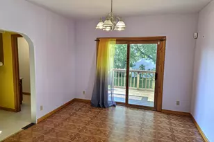806 W 8th Ave, Oshkosh, WI 54902 - Photo 6