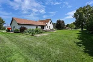 424 Vandeloo St, Kaukauna, WI 54130 - Photo 8