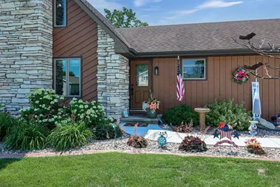 424 Van De Loo Street, Kaukauna, WI 54130 - Photo 2
